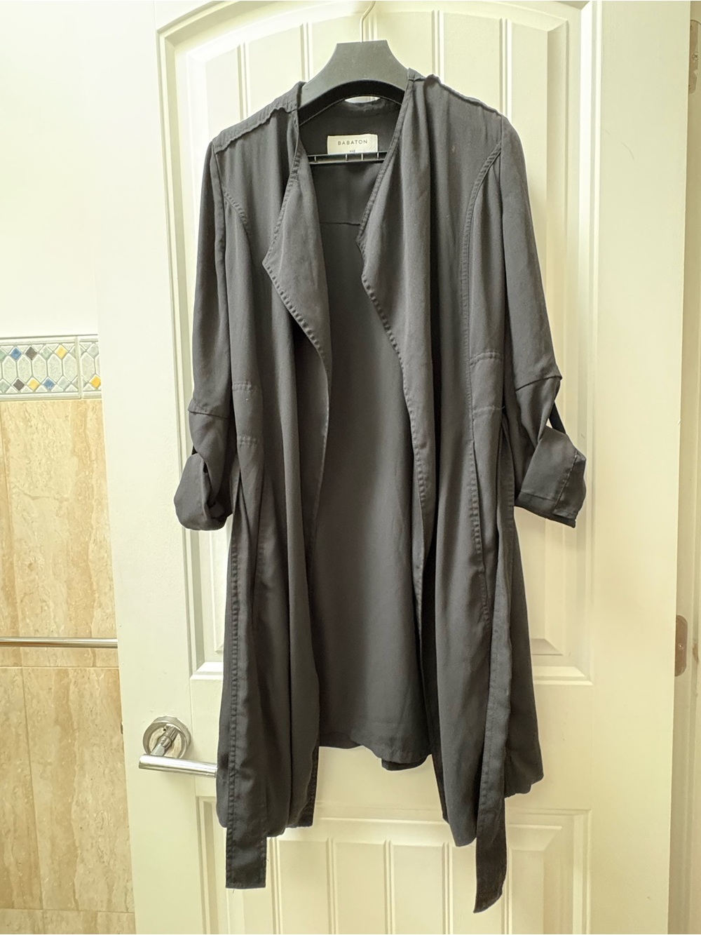 Aritzia Babaton Black Flowy Trench Coat- size XXS
